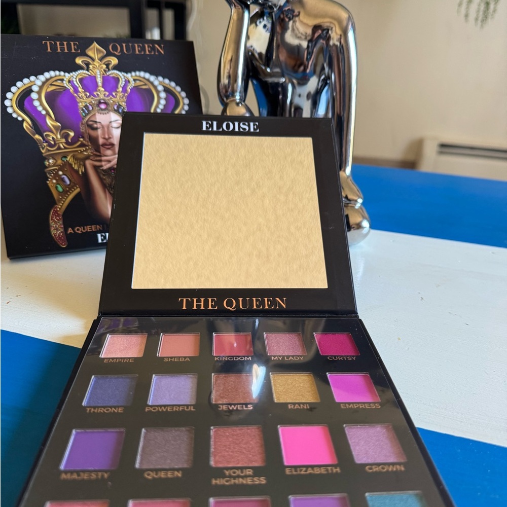 The Queen Eyeshadow Palette - Vibrant Purple and Pink Shades